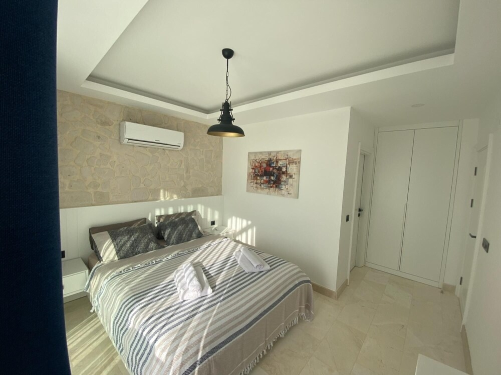 Калкан: Spacious Villa With Sea View and Pool in Kalkan