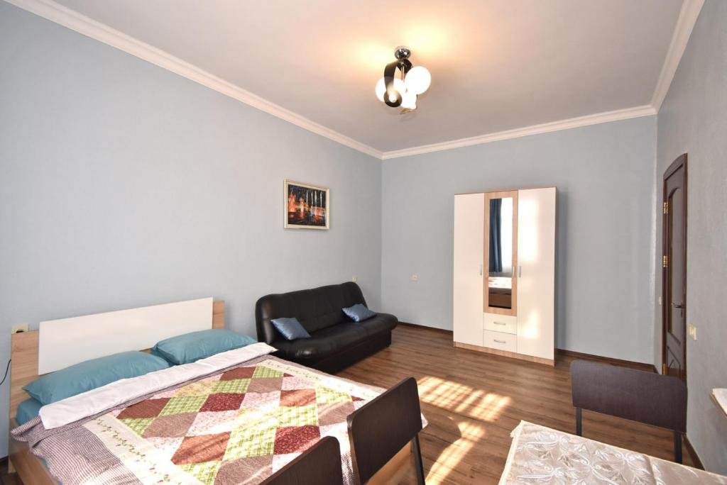 Ереван: Apartment near Sasundci Davit Metro Station