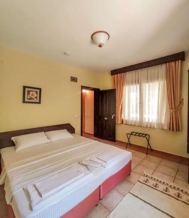 Чиралы: Pinea Hotel