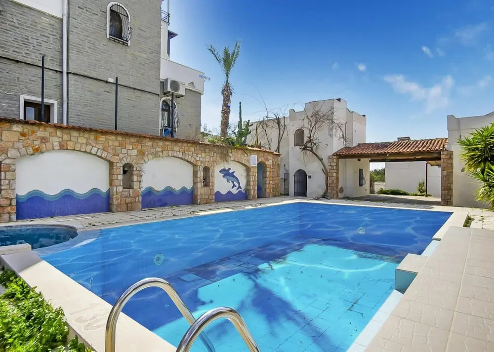 Бодрум: Central Flat With Shared Pool Near Beach in Bodrum