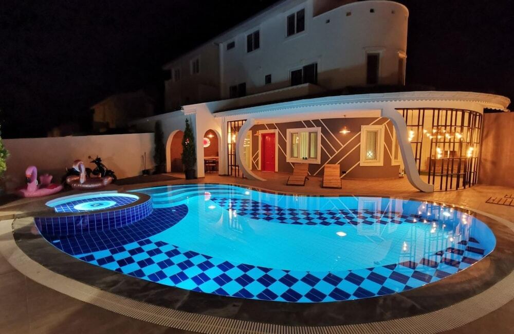 Белек: Extraordinary Villa With Private Pool in Antalya