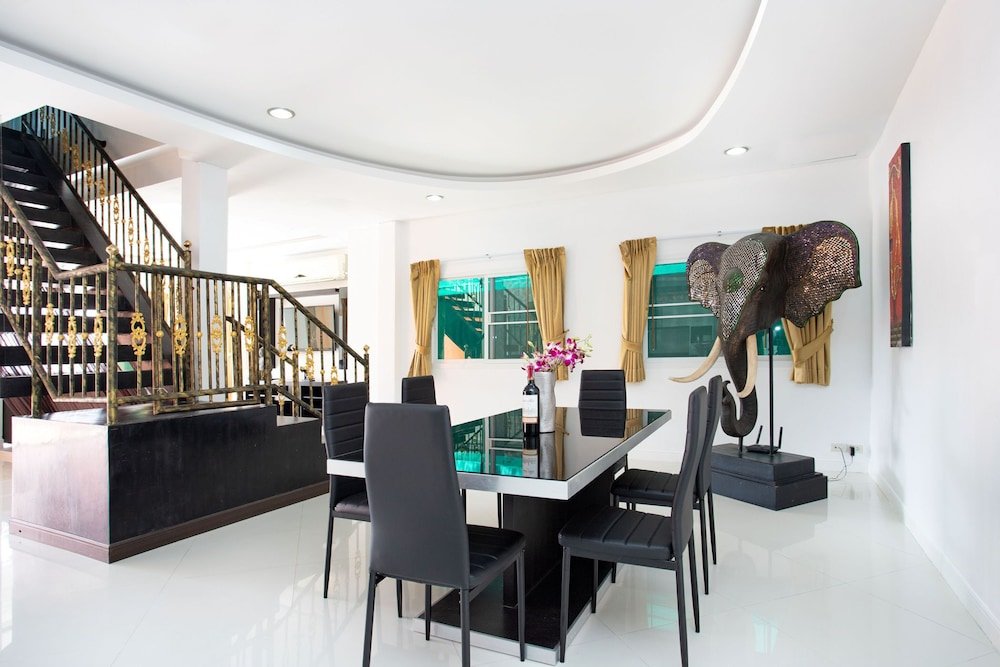Holiday Bliss 3BR Pool Villa Lancelot 2 — фото 4