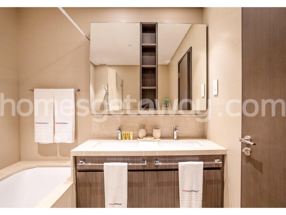 Дубай: Homesgetaway-3BR Apt. in Downtown Views