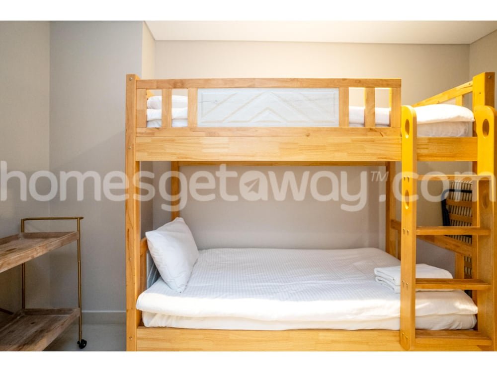 Дубай: Homesgetaway-3BR Apt. in Downtown Views