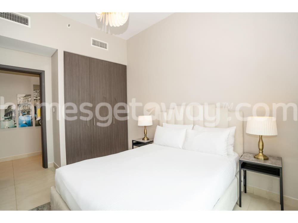 Дубай: Homesgetaway-3BR Apt. in Downtown Views