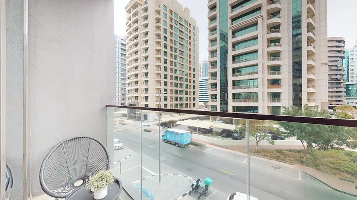 Дубай: Euro Residences 206