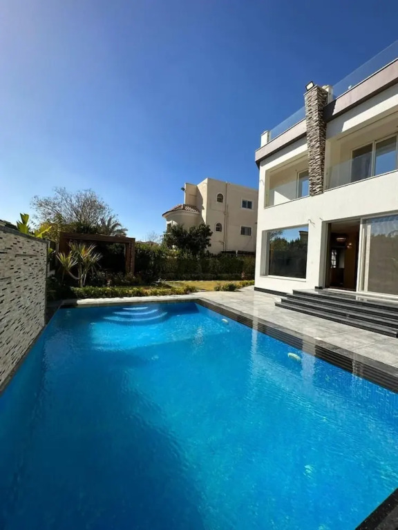 Шейх Заед Сити: Beverly hills standalone villa with pool