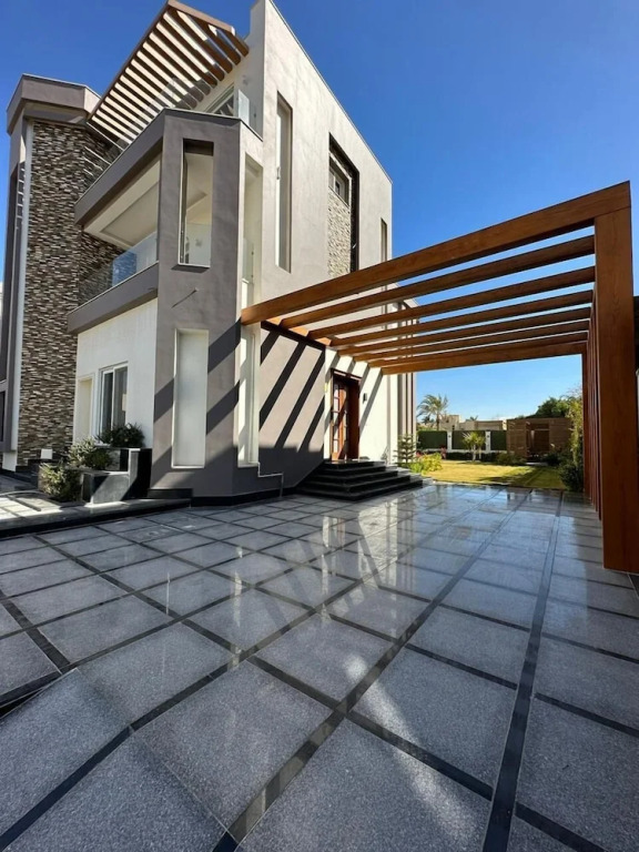 Шейх Заед Сити: Beverly hills standalone villa with pool