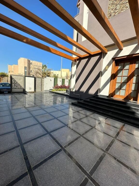 Шейх Заед Сити: Beverly hills standalone villa with pool