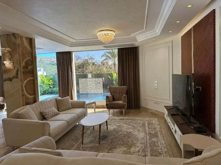 Шейх Заед Сити: Beverly hills standalone villa with pool