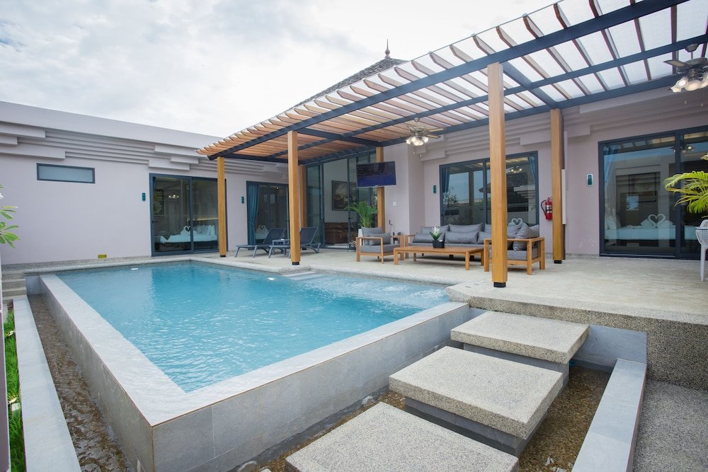 Тхаланг: Gold Chariot Pool Villa