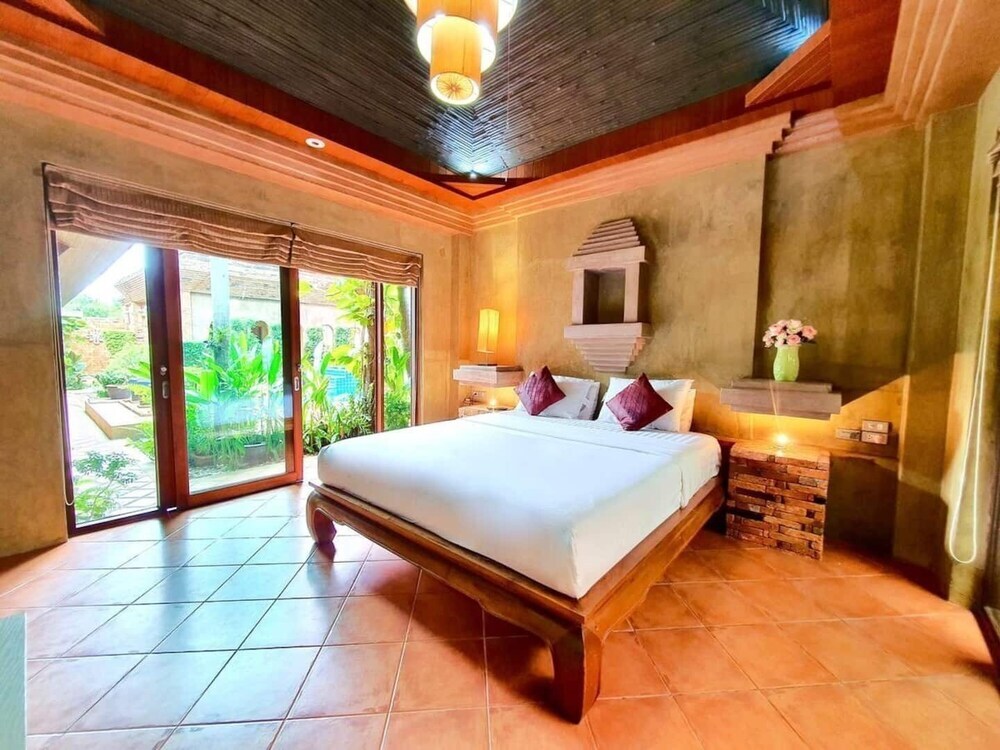 Муанг: Balinese Pool Villa in Rawai