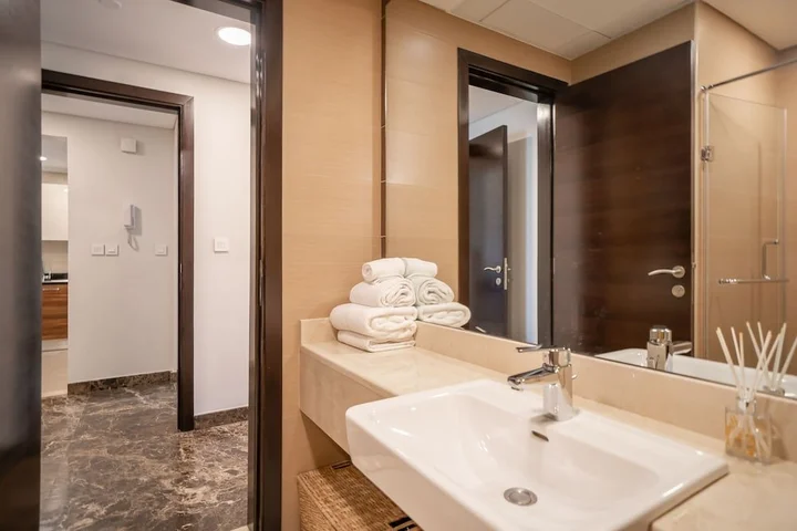 Дубай: Luton Vacation Homes - Sparkle Towers