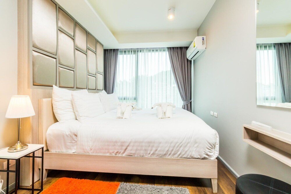 6Av 705 - Luxury Condo in Surin Beach Rooftop bar Pool and gym — фото 3