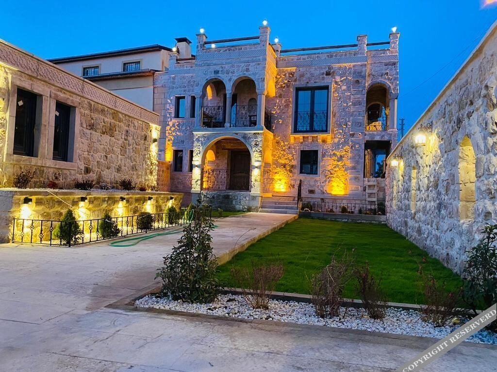 Учисар: Akritis Suit Cappadocia