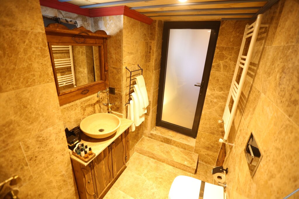 Учисар: Akritis Suit Cappadocia