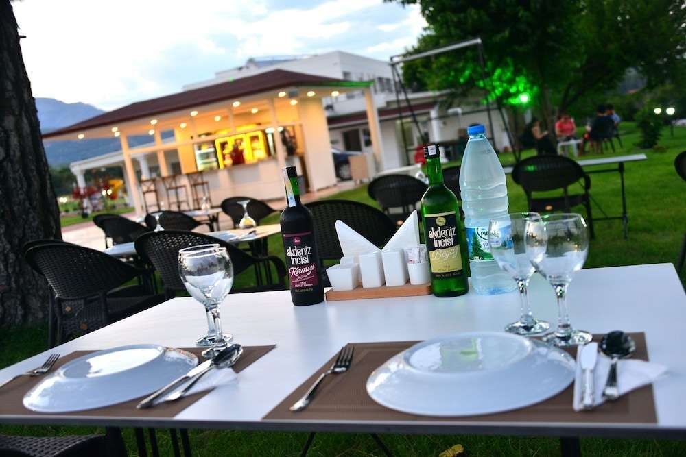 Текирова: Dream Town Hotel & Restaurant