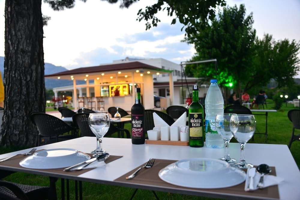 Текирова: Dream Town Hotel & Restaurant