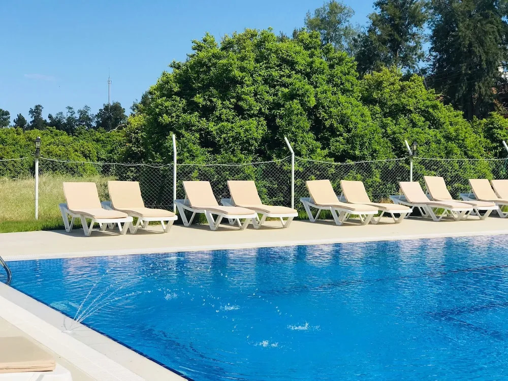 Текирова: Dream Town Hotel & Restaurant
