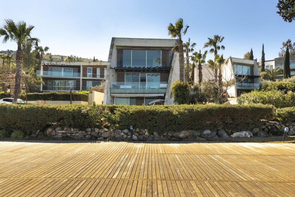 Голькой: Marvelous Villa With a Private Beach in Bodrum