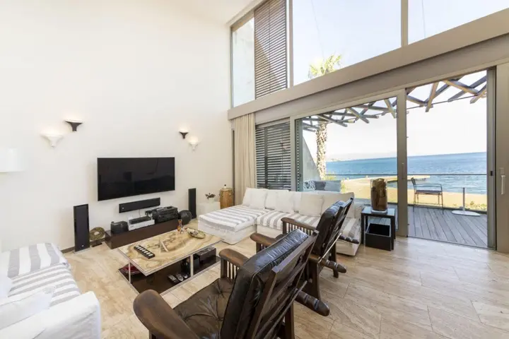 Голькой: Marvelous Villa With a Private Beach in Bodrum