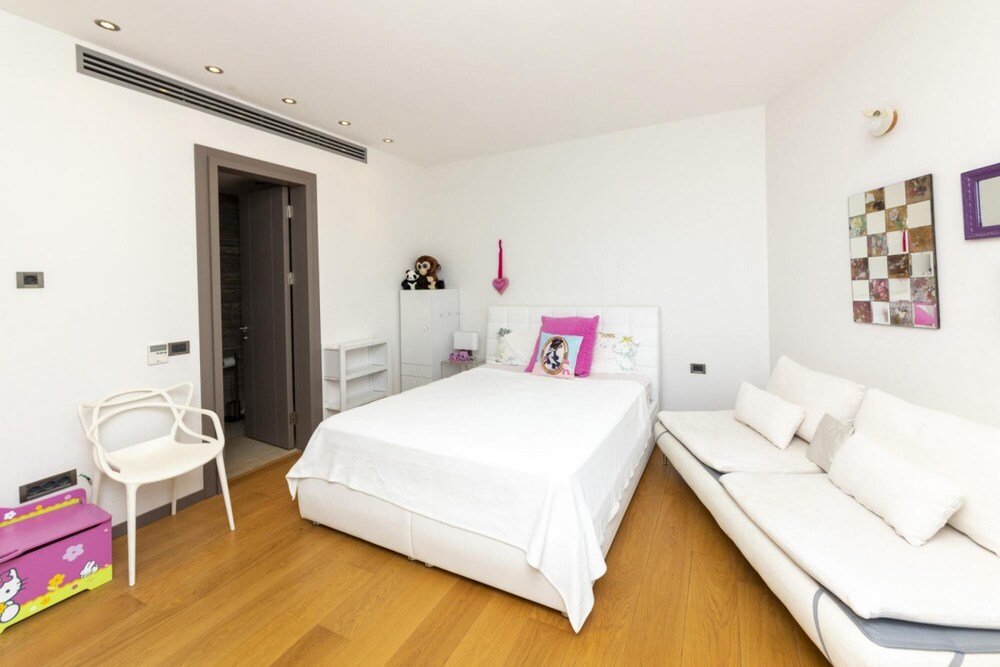 Голькой: Marvelous Villa With a Private Beach in Bodrum