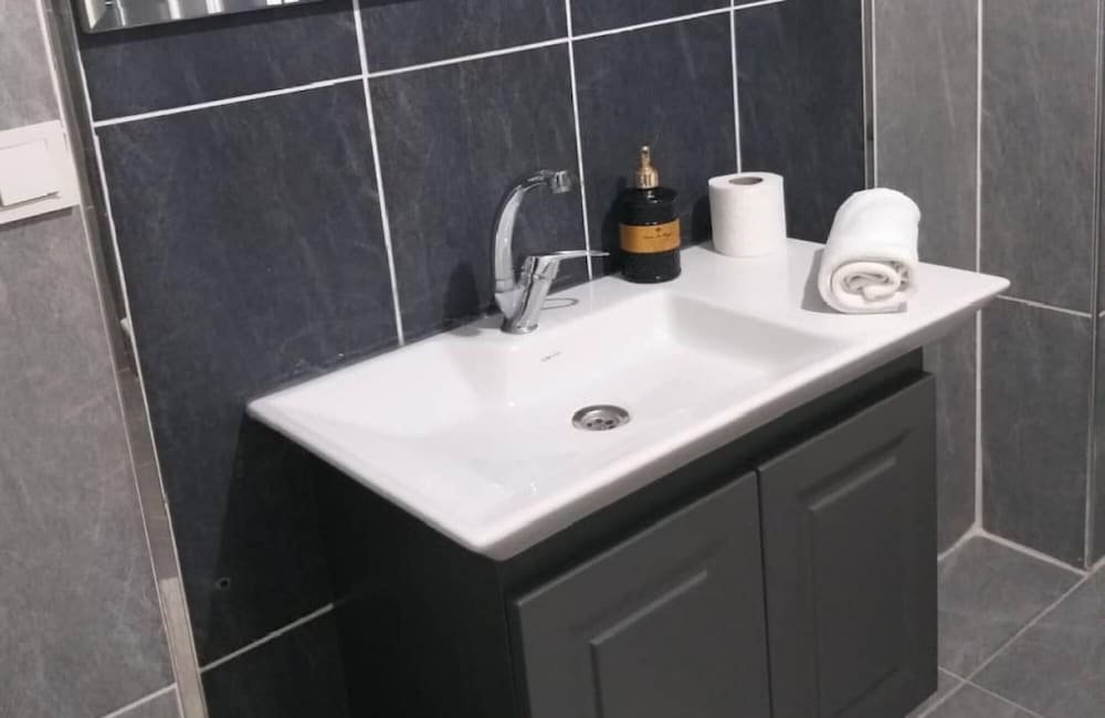 Измит: Gorgeous Villa With Private Pool in the Heart of Nature in Izmit Kocaeli