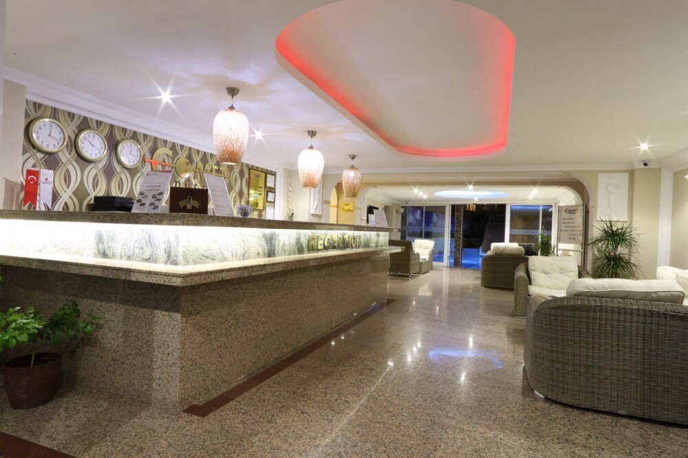 Мармарис: Comfortable Family Room With Balcony With Access to Private Beach in Marmaris