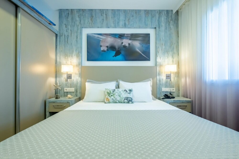 Бодрум: Seafront Flat With Excellent Sea View in Bodrum