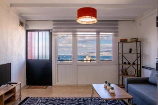 Измир: Lovely House With Sea View and Backyard