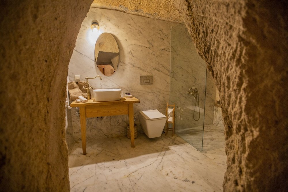 Учисар: Lava Cappadocia
