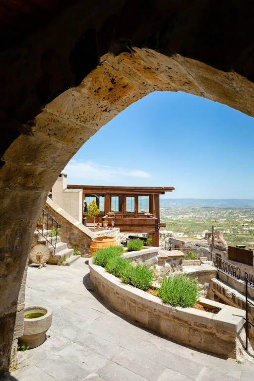 Учисар: Lava Cappadocia