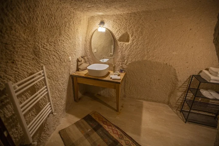 Учисар: Lava Cappadocia