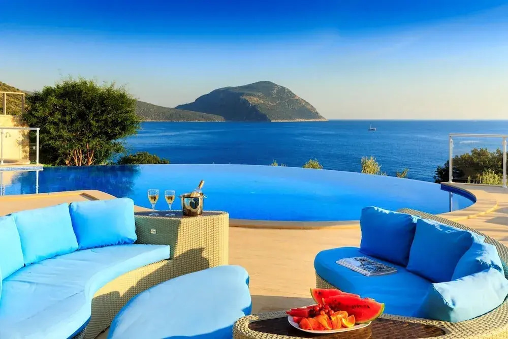 Ешилькёй: Korsan Guney In Kalkan Belediyesi