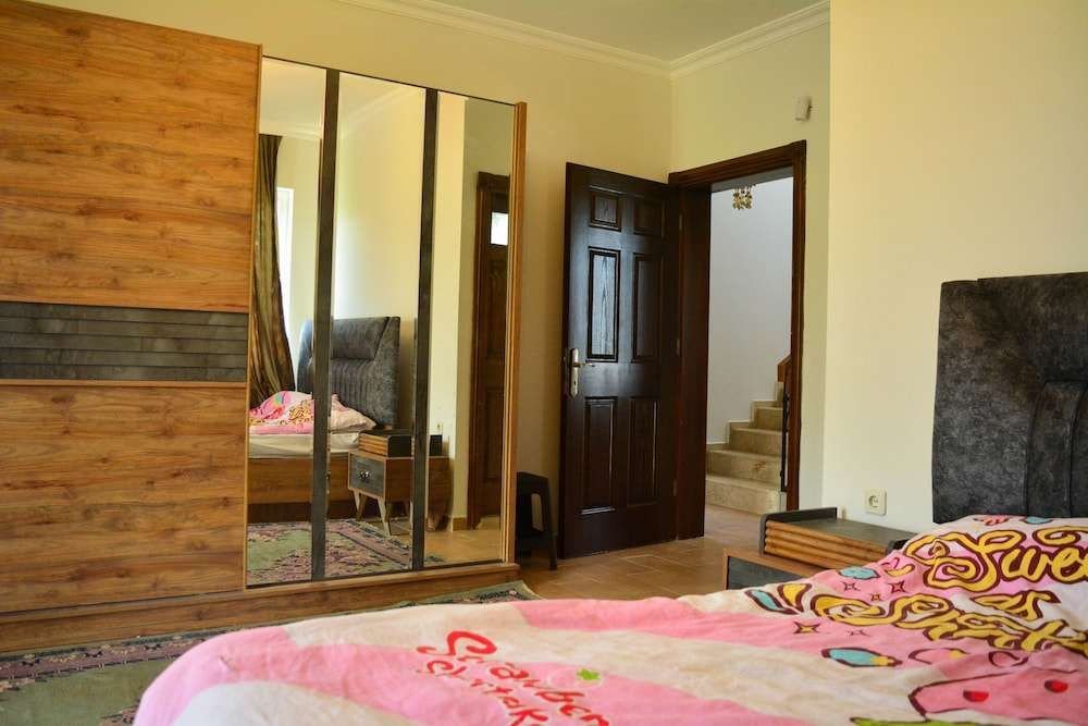 Кемер: Kemer Monnaroza Villa