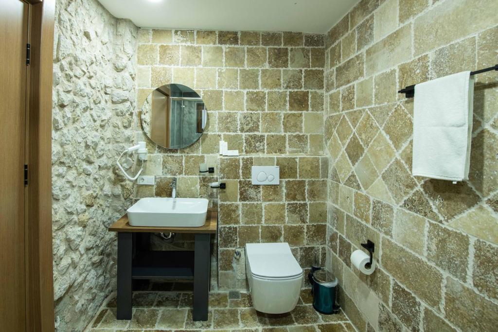 Учисар: Ahiyan Hotel