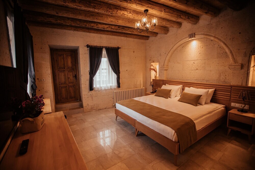 Учисар: Juno Cappadocia