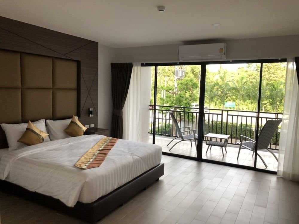 Тхаланг: The Bell Airport Phuket Hotel