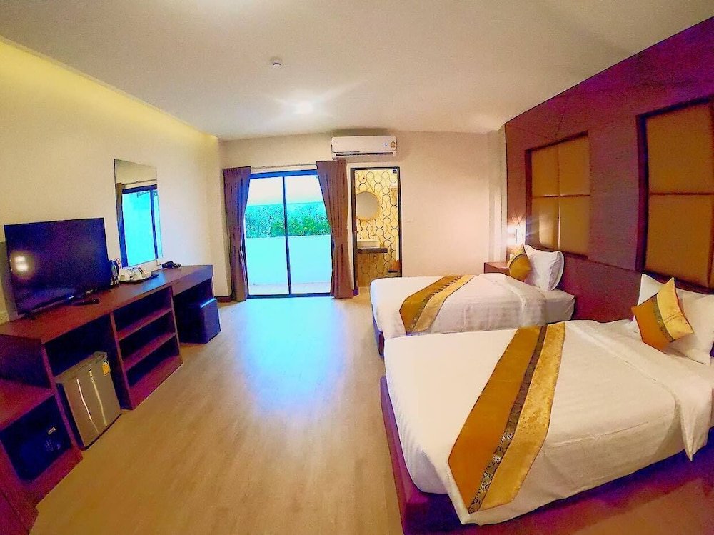 Тхаланг: The Bell Airport Phuket Hotel