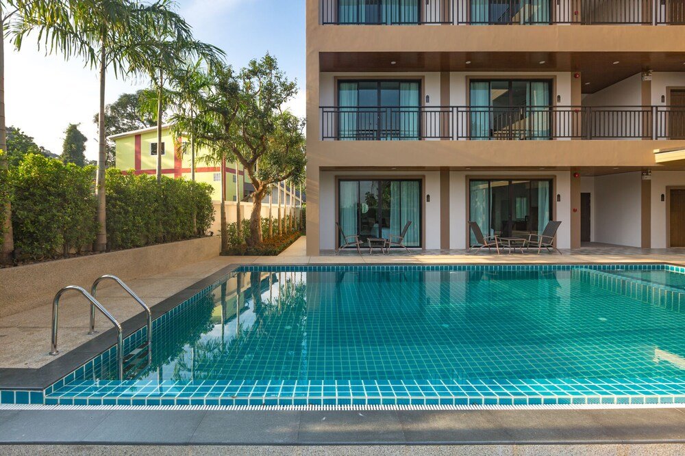 Тхаланг: The Bell Airport Phuket Hotel