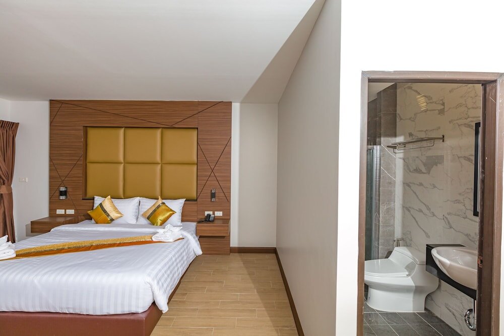 Тхаланг: The Bell Airport Phuket Hotel
