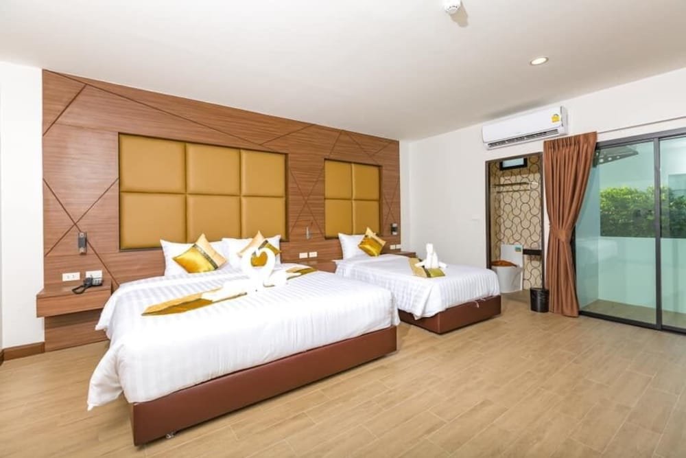 Тхаланг: The Bell Airport Phuket Hotel