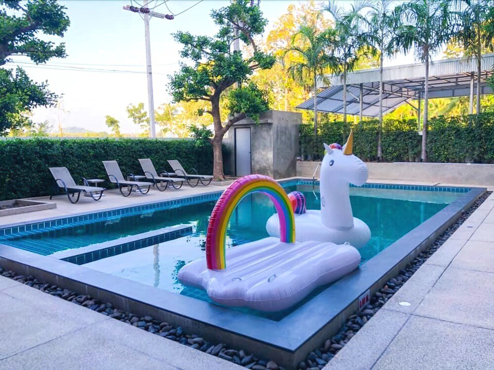 Тхаланг: The Bell Airport Phuket Hotel