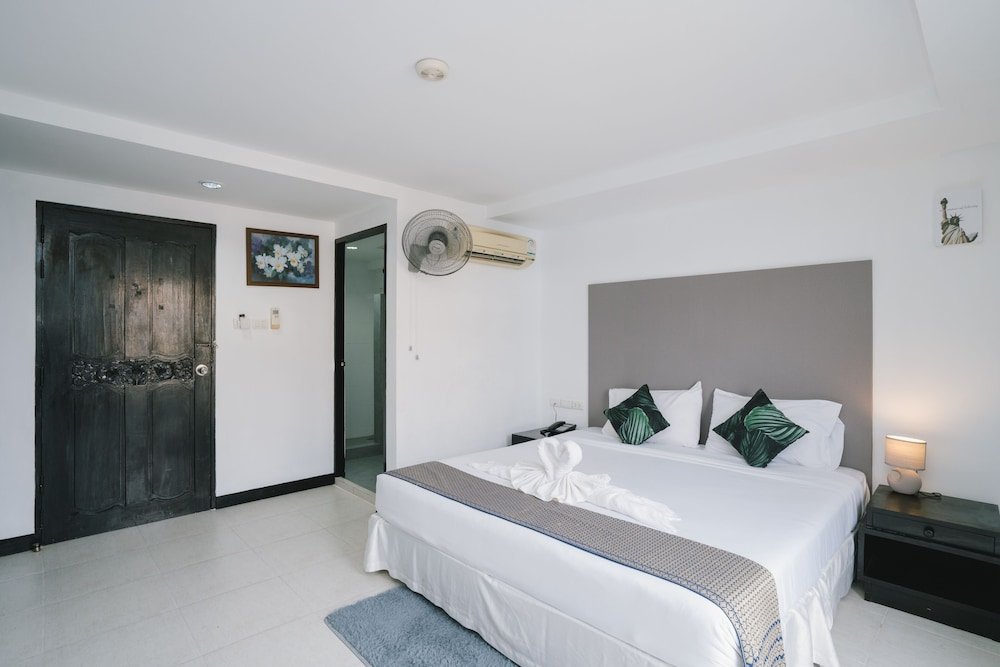 Кату: Noble House Patong