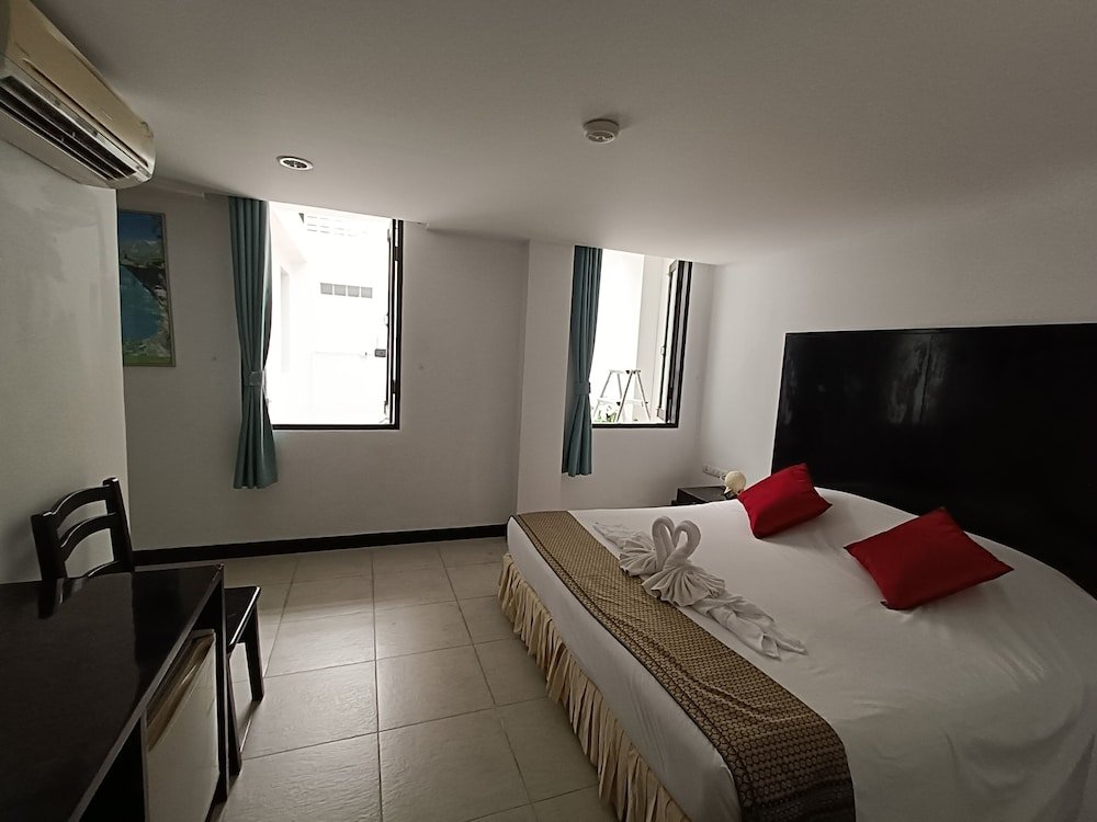 Кату: Noble House Patong
