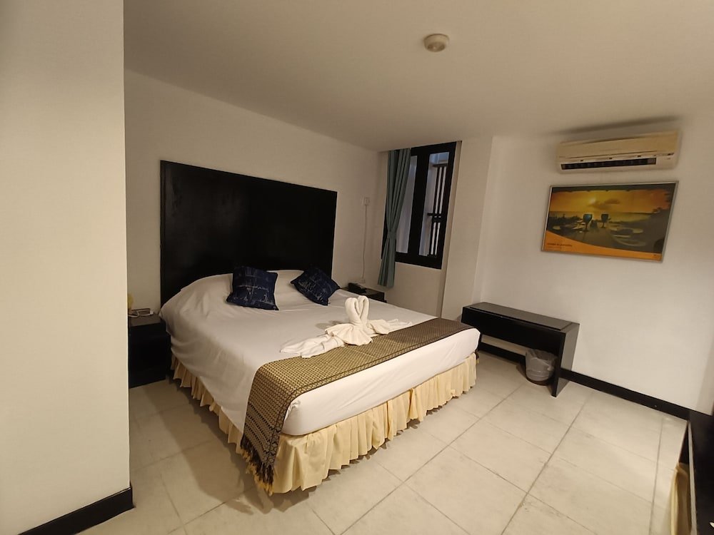 Кату: Noble House Patong