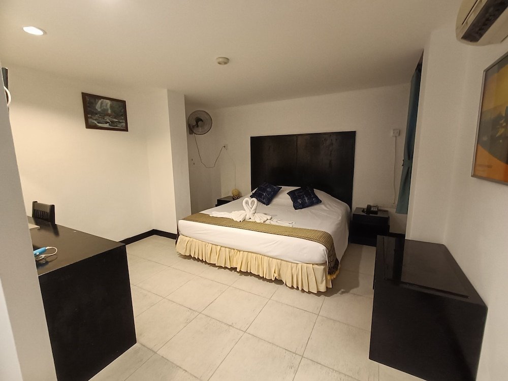 Кату: Noble House Patong