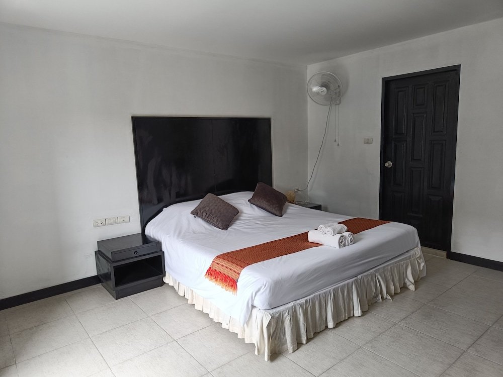 Кату: Noble House Patong
