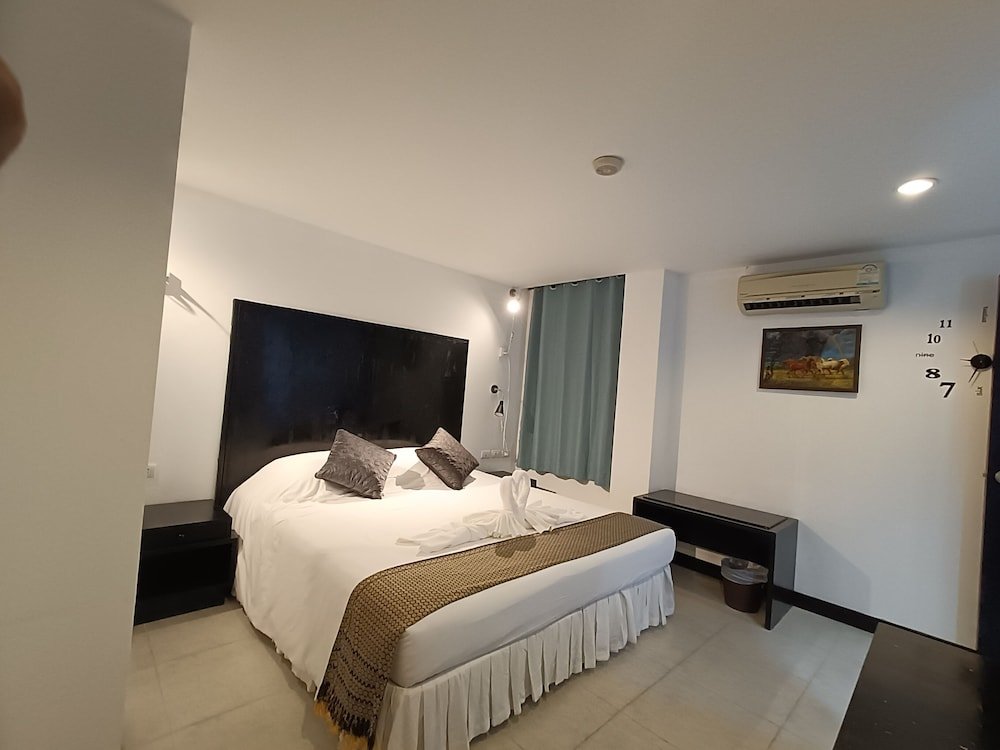Кату: Noble House Patong