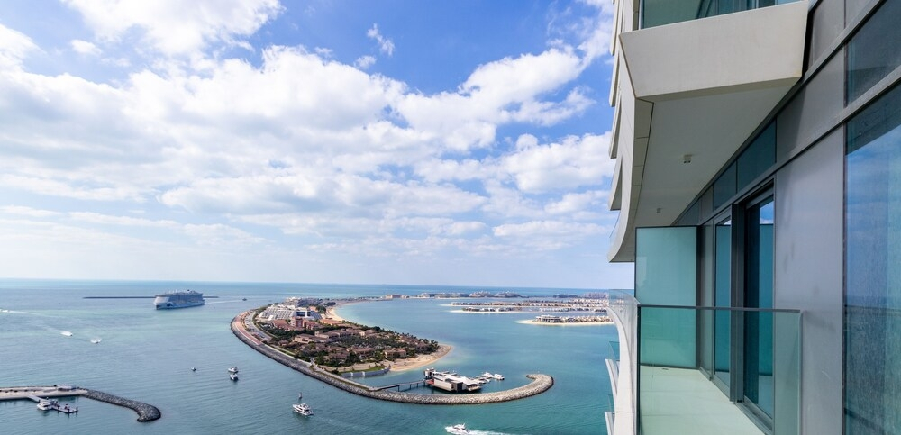 Дубай: Homesgetaway- 2BR in Beach Vista Tower 2